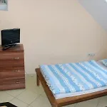 Karavan Panzio 2*